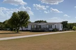 902 Old Church Rd, Waxahachie, TX 75165 - Photo 1
