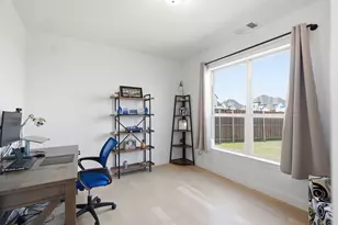 700 Colt Dr, Aubrey, TX 76227 - Photo 5