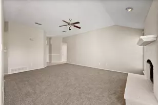 926 Tennis Villa Dr, Arlington, TX 76017 - Photo 3