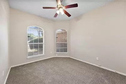 926 Tennis Villa Drive, Arlington, TX 76017 - Photo 13