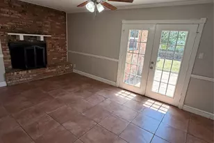725 Willow St, Hurst, TX 76053 - Photo 7