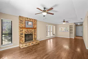 2134 Reverchon Dr, Arlington, TX 76017 - Photo 3