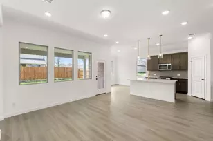 629 Tyronza Dr, Justin, TX 76247 - Photo 9