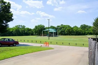 235 N Beltwoods Drive, DeSoto, TX 75115 - Photo 9