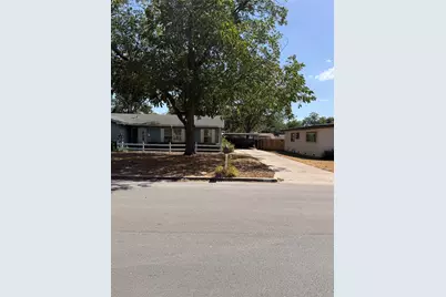1101 W Chambers Street, Cleburne, TX 76033 - Photo 15