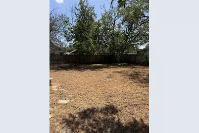 1101 W Chambers Street, Cleburne, TX 76033 - Photo 17