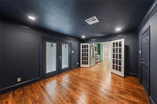 3909 Austin Ave, Waco, TX 76710 - Photo 13