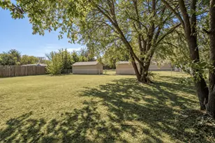 8912 S Hickory Rd, Krum, TX 76249 - Photo 35