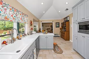 2125 Cambridge Dr, Hurst, TX 76054 - Photo 7