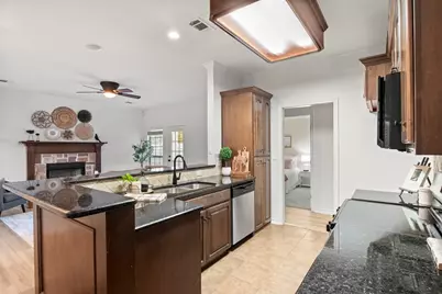 903 E Burnett Street, Ennis, TX 75119 - Photo 9