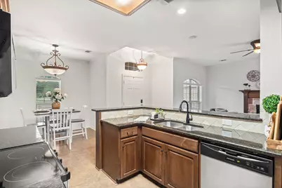 903 E Burnett Street, Ennis, TX 75119 - Photo 11