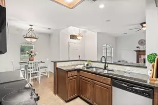 903 E Burnett St, Ennis, TX 75119 - Photo 11