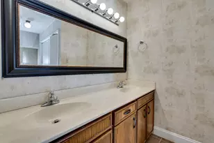 613 Hunters Glen St, Lewisville, TX 75067 - Photo 13