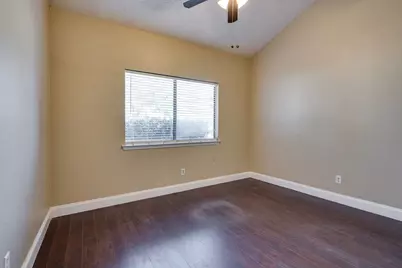 613 Hunters Glen Street, Lewisville, TX 75067 - Photo 15