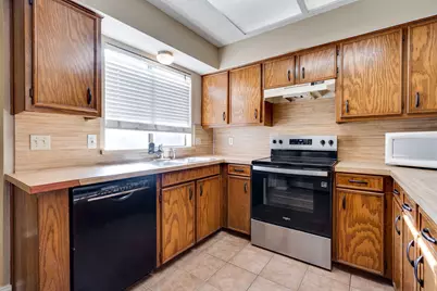 613 Hunters Glen Street, Lewisville, TX 75067 - Photo 11