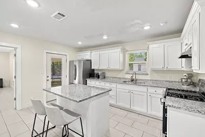 703 W Milam Street, Ennis, TX 75119 - Photo 11