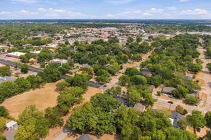 703 W Milam St, Ennis, TX 75119 - Photo 37