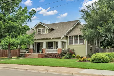 300 W College Street, Grapevine, TX 76051 - Photo 3