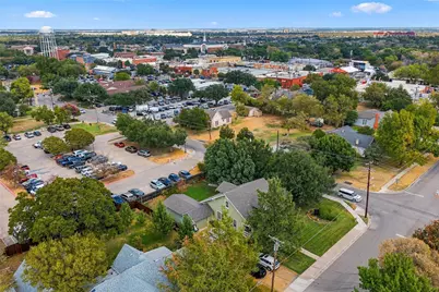 300 W College Street, Grapevine, TX 76051 - Photo 39