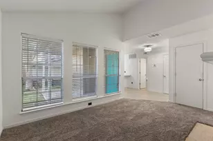 1424 Meadowood Village Dr, Fort Worth, TX 76120 - Photo 5