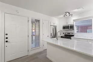 1424 Meadowood Village Dr, Fort Worth, TX 76120 - Photo 7