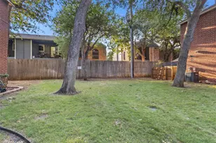 1424 Meadowood Village Dr, Fort Worth, TX 76120 - Photo 23