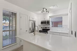 1424 Meadowood Village Dr, Fort Worth, TX 76120 - Photo 9