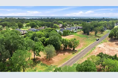 703 Clubview Drive, Mabank, TX 75143 - Photo 5