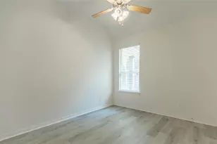 1404 Suttonview Dr, McKinney, TX 75071 - Photo 17