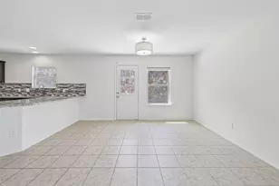 908 Blackberry Trail, Fort Worth, TX 76120 - Photo 5