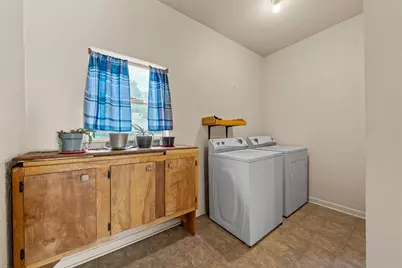 1314 W 9th Street, Clifton, TX 76634 - Photo 11