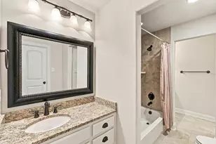 627 Lake Point Dr, Irving, TX 75039 - Photo 27