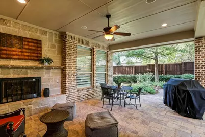 627 Lake Point Drive, Irving, TX 75039 - Photo 33
