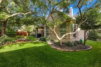 627 Lake Point Drive, Irving, TX 75039 - Photo 35
