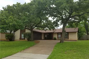 2724 Buffalo Dr, Arlington, TX 76013 - Photo 1