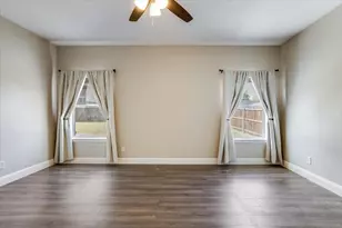 908 Dallas Ln, Lewisville, TX 75067 - Photo 9