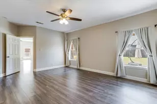908 Dallas Ln, Lewisville, TX 75067 - Photo 7