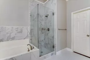 908 Dallas Ln, Lewisville, TX 75067 - Photo 11
