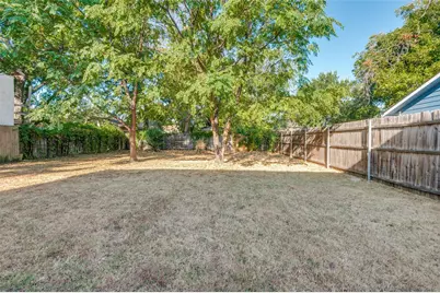 1315 Oak Knoll Drive, Haltom City, TX 76117 - Photo 25
