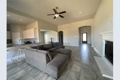 706 Buffalo Creek Drive, Cleburne, TX 76033 - Photo 5