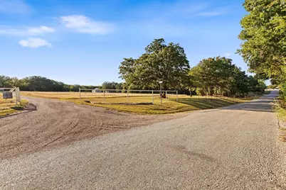 872 County Road 1670, Alvord, TX 76225 - Photo 37