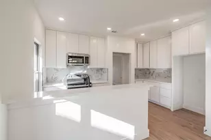 1233 Meriwether St, Fort Worth, TX 76115 - Photo 7