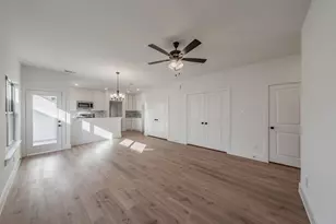1233 Meriwether St, Fort Worth, TX 76115 - Photo 9