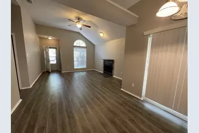 5737 Sterling Green Trail, Arlington, TX 76017 - Photo 3