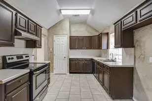 952 Freshwood Ct, Arlington, TX 76017 - Photo 5