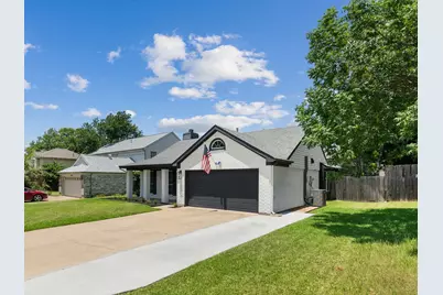 1220 Oxford Lane, Grapevine, TX 76051 - Photo 3