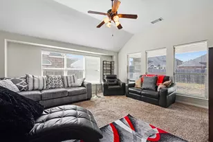 200 Lorient Dr, Mansfield, TX 76063 - Photo 5