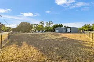 360 Rockett Ln, Pecan Hill, TX 75154 - Photo 31