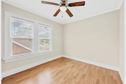 1016 E Arlington Avenue, Fort Worth, TX 76104 - Photo 11