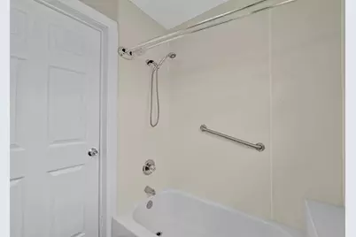 1016 E Arlington Avenue, Fort Worth, TX 76104 - Photo 7